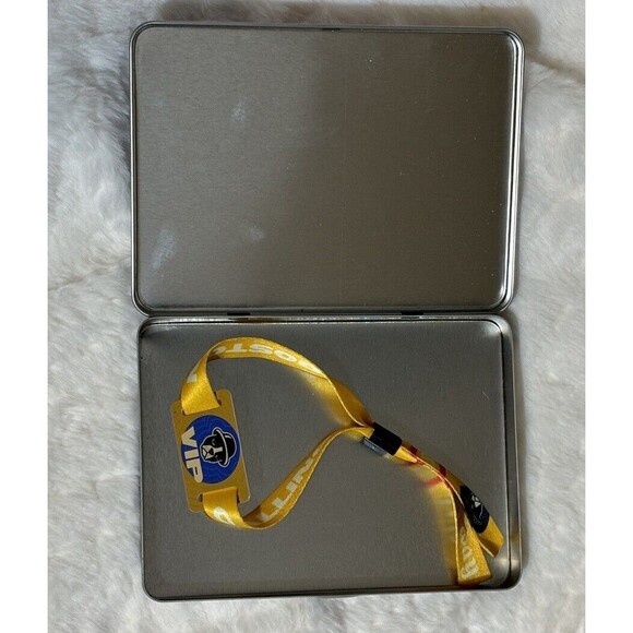 2023 Boston Calling Music Festival VIP bracelet and tin, great pre-owned cond. - Picture 4 of 15